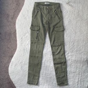 ZARA light army green cargo pants with zipper details